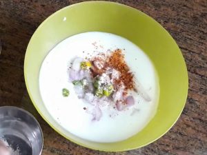 ingredients in onion raita