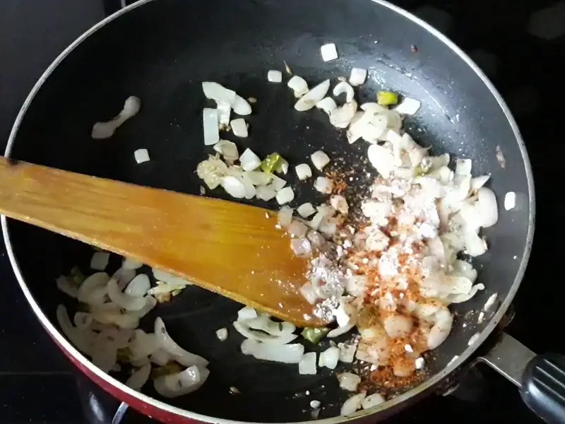 spices in onion raita tadka
