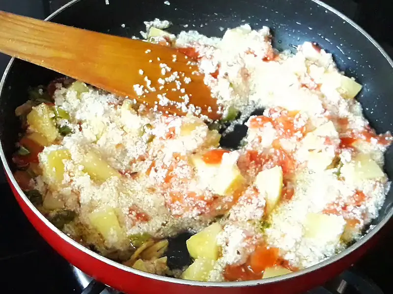 samak ke chawal cooking in pan