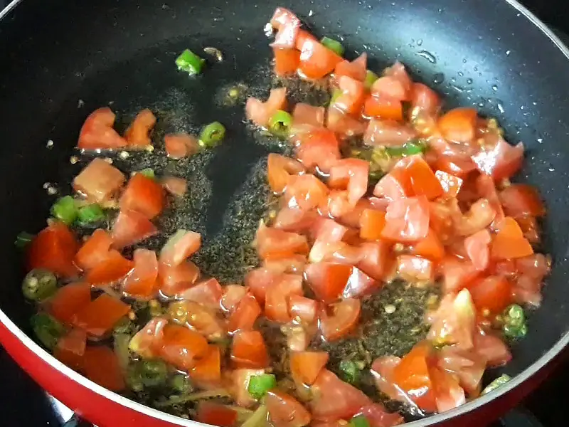 saute tomatoes in oil