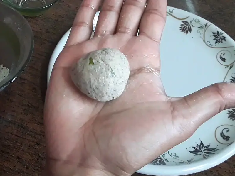 small balls of kuttu ki puri