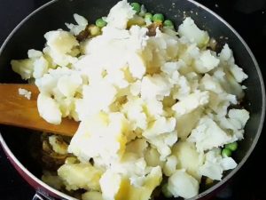 add mashed potato in mixture