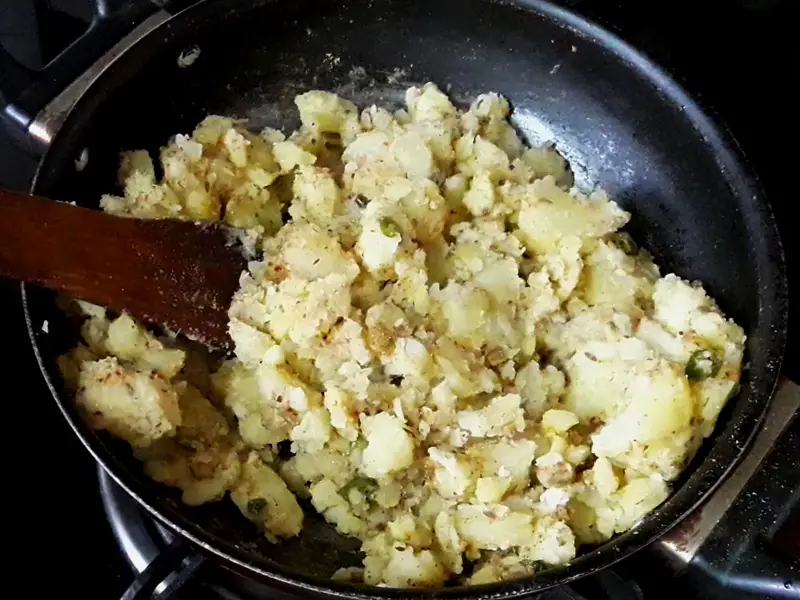 mix potatoes with the spices