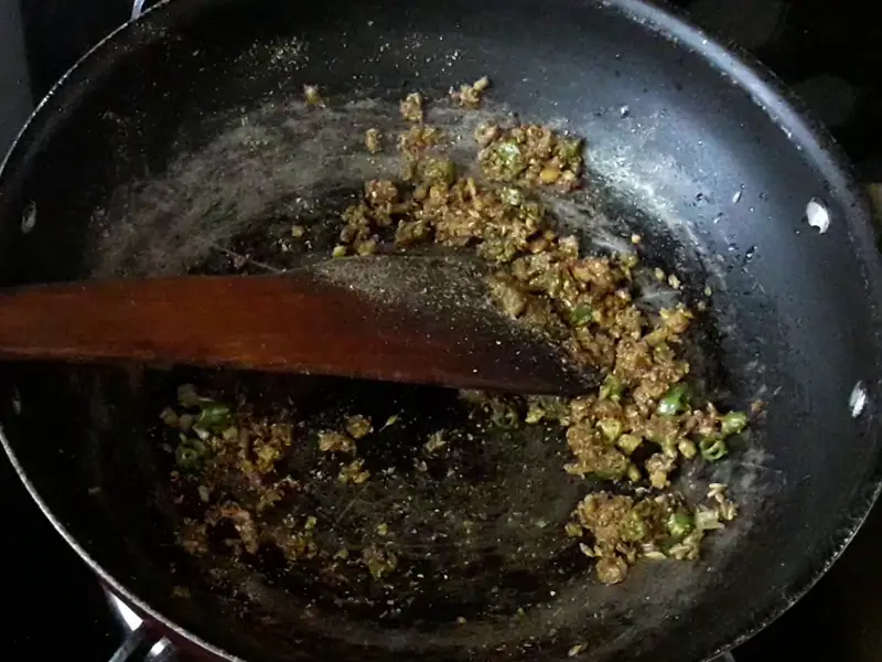mix all the spices for samosa stuffing