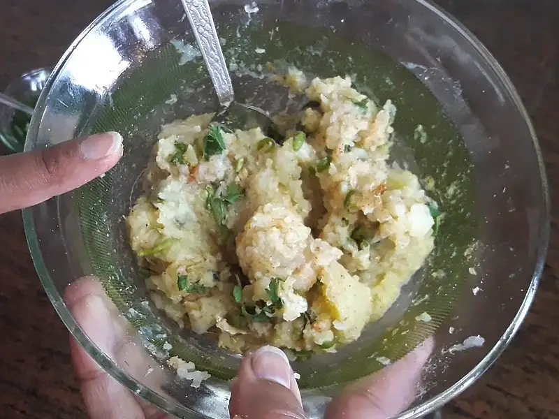 potato mixture ready for paratha