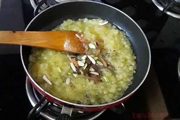 dry-fruit-in-aloo-halwa