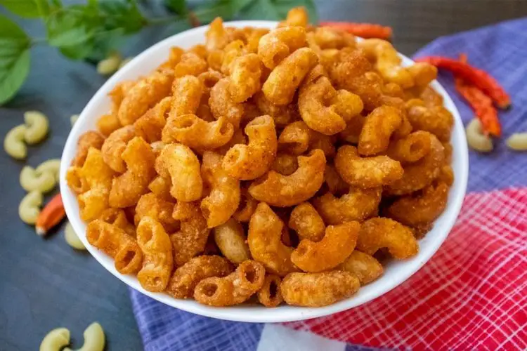 crispy macaroni snack