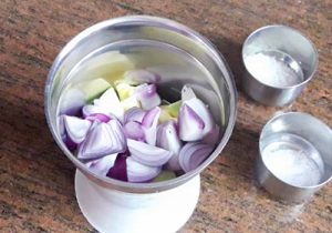 raw mango and onion chutney recipe step-2