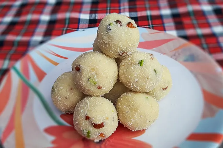 Sooji Khoya Laddu Recipe – Suji Mawa Ladoo Recipe