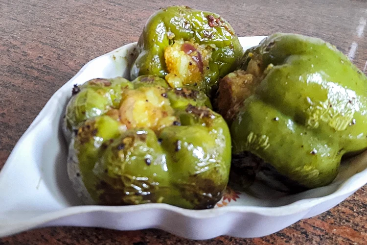 Bharwa Shimla Mirch Recipe | Stuffed Capsicum Recipe