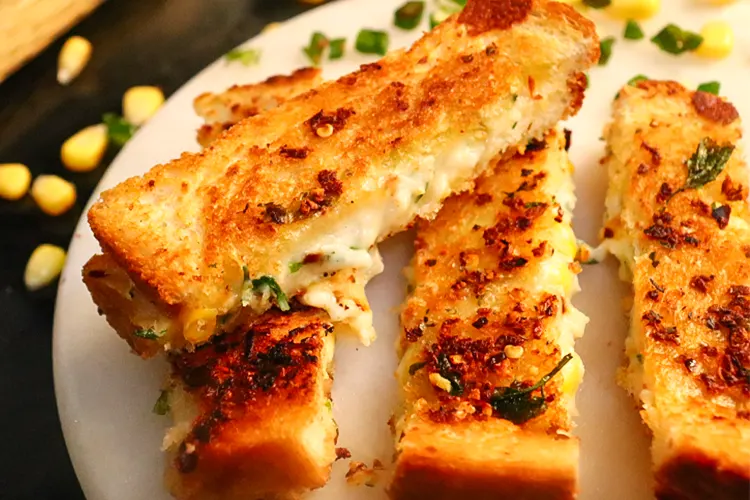Cheese Garlic Bread Recipe on Tawa