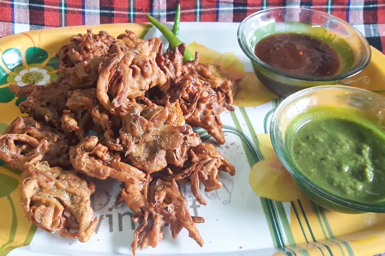 pyaz pakora recipe