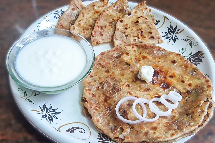 Pyaz Paratha Recipe